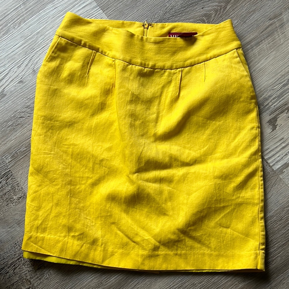 Meroa Yellow skirt with pockets, attached inner slip, back zipper.